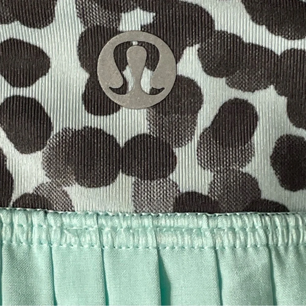 #073, Lululemon pleat to street skirt, size 10